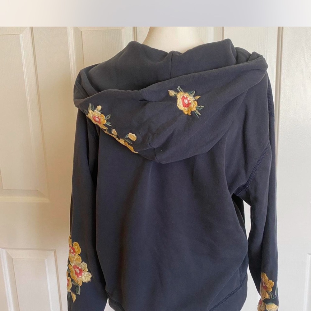Stunningg embroidered Abercrombiebie Hoodie navy EUC - Picture 5 of 5